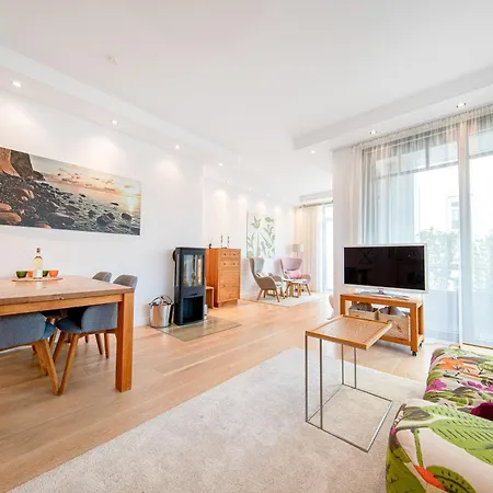 Claire Meerzeit * Sellin (Rugen)