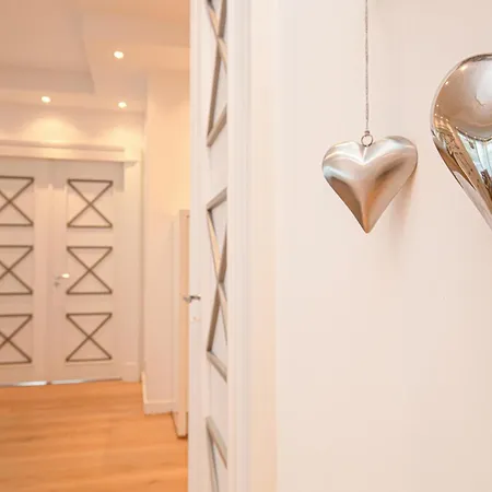 Claire Meerzeit Apartment