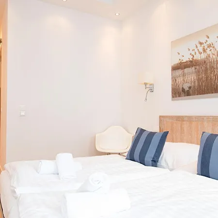 Claire Meerzeit * Sellin (Rugen)