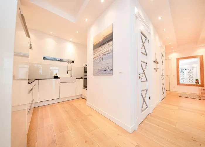 Claire Meerzeit Apartment